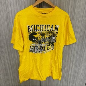 Michigan Wolverines ProEdge Yellow Graphic T-Shirt Helmet Maize Victors Men Sz L